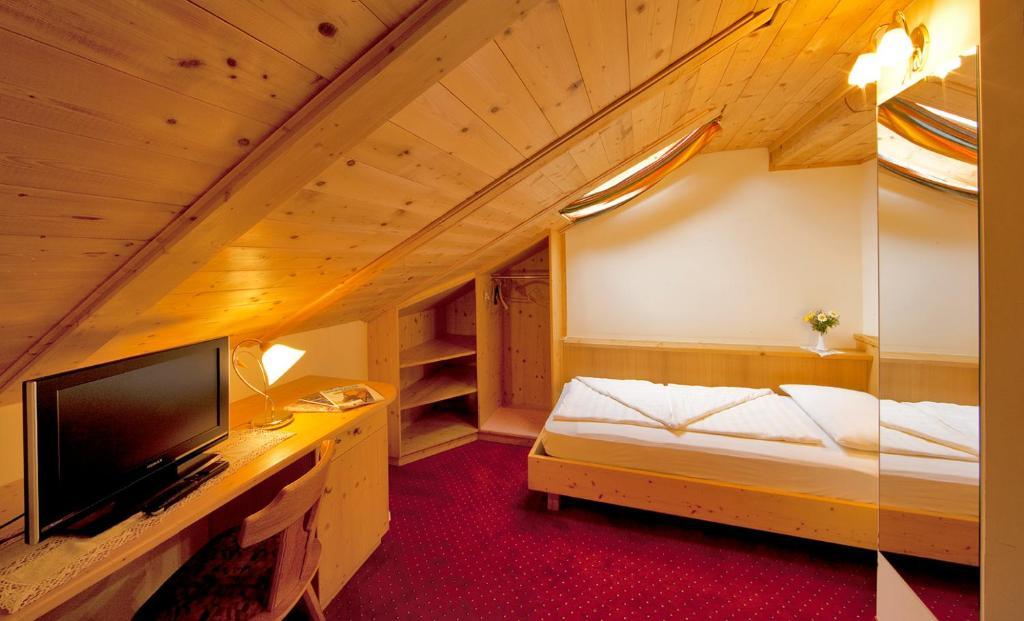 Hotel Rainegg Olang Room photo