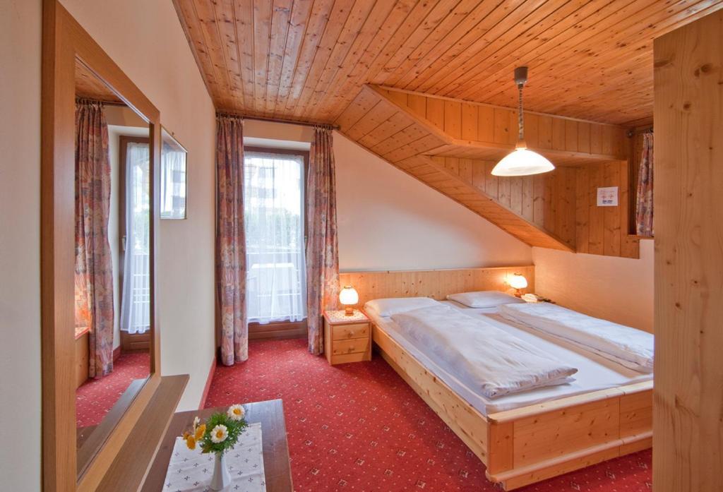 Hotel Rainegg Olang Room photo